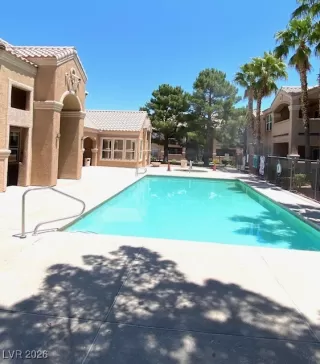 Photo #4: 2747458 Listing