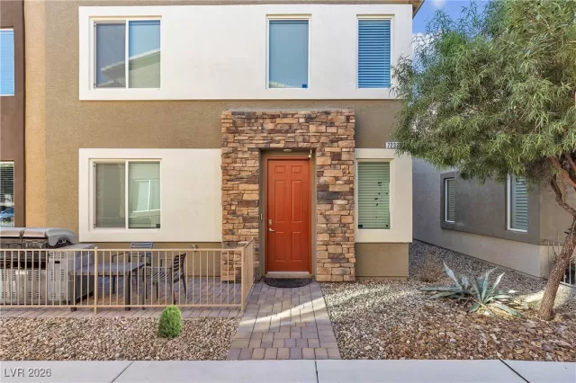 MLS: 2747514 Condo For Sale