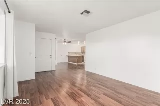 Photo #5: 2747562 Listing 