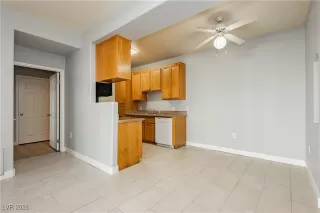 Photo #4: 2747758 Listing