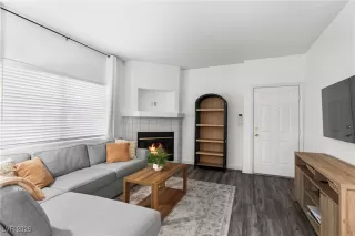 Photo #4: 2747778 Listing