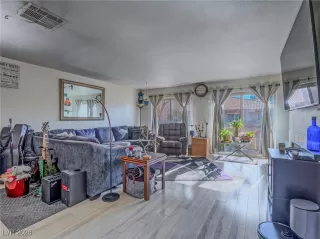 Photo #5: 2747823 Listing 