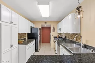 Photo #4: 2747851 Listing 