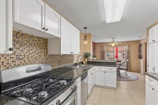 Photo #5: 2747851 Listing 