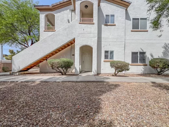 MLS: 2747910 Condo For Sale