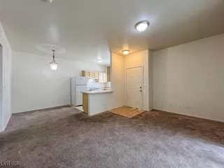 Photo #4: 2747910 Listing 