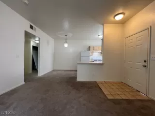 Photo #6: 2747910 Listing 