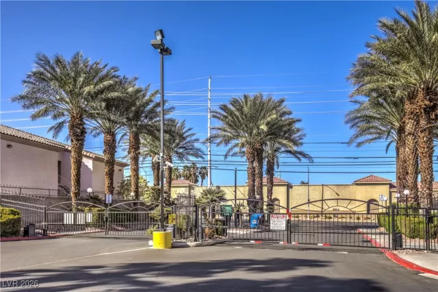 MLS: 2747963 Condo For Sale