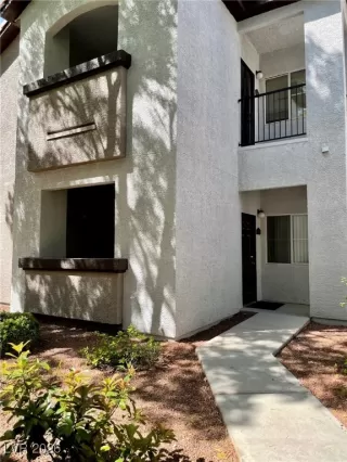 Photo #1: 2748111 Listing 