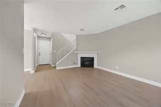 Photo #5: 2748143 Listing 