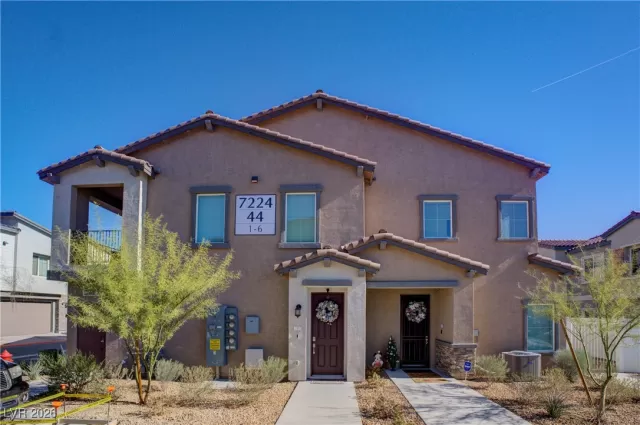 MLS: 2748161 Condo For Sale