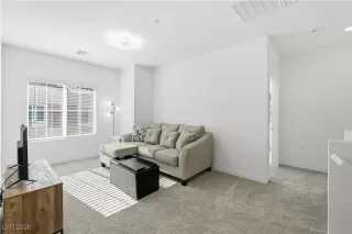 Photo #5: 2748161 Listing 