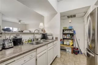 Photo #5: 2748168 Listing 