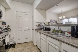 Photo #6: 2748168 Listing 