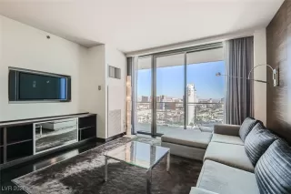 Photo #2: 2748196 Listing 