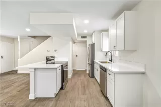 Photo #5: 2748204 Listing 