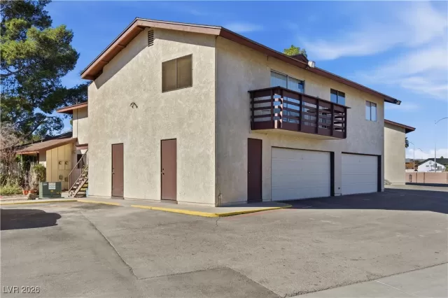 MLS: 2748208 Condo For Sale