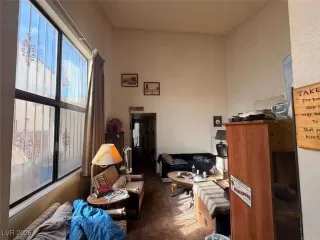 Photo #5: 2748220 Listing