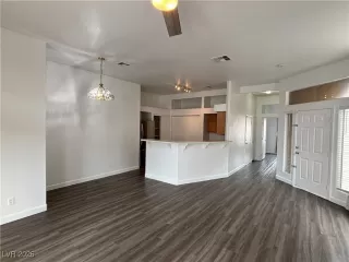 Photo #5: 2748229 Listing