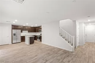 Photo #3: 2748240 Listing 