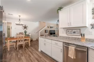 Photo #5: 2748245 Listing 