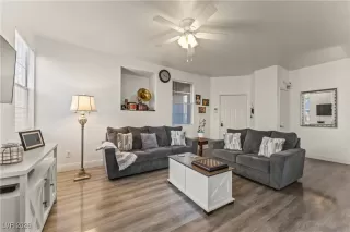 Photo #3: 2748259 Listing