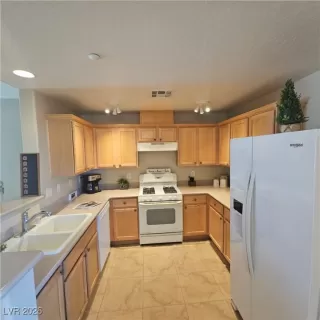 Photo #1: 2748272 Listing 