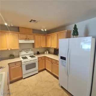 Photo #2: 2748272 Listing 