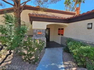 Photo #2: 2748296 Listing