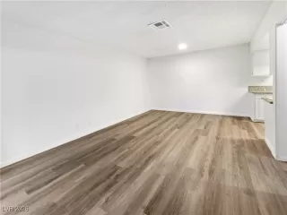 Photo #5: 2748369 Listing 