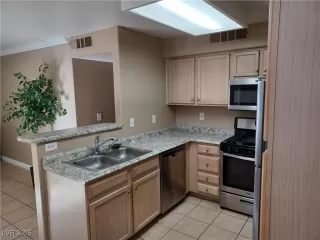 Photo #3: 2748374 Listing 