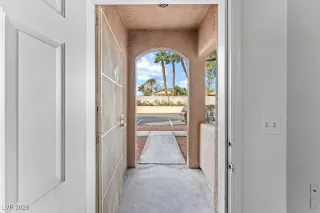 Photo #5: 2748401 Listing 