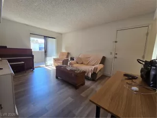 Photo #6: 2748452 Listing 