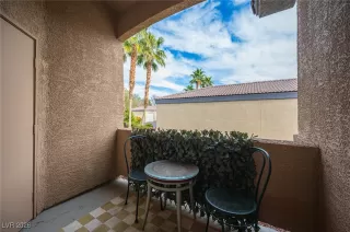 Photo #3: 2748518 Listing 