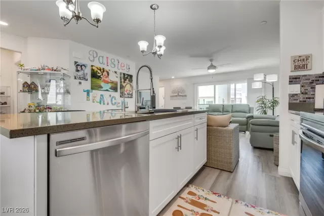 MLS: 2748584 Condo For Sale