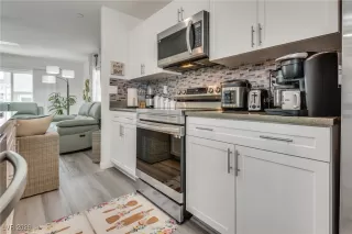 Photo #1: 2748584 Listing