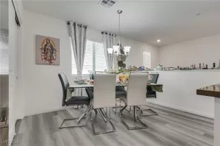 Photo #6: 2748584 Listing