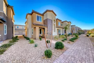 Photo #1: 2748586 Listing 