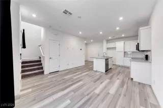 Photo #3: 2748586 Listing 