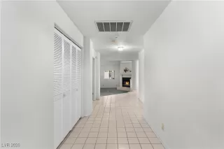 Photo #1: 2748587 Listing 