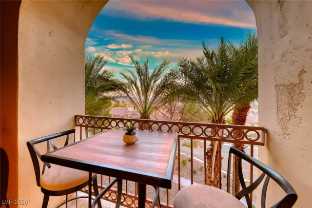 MLS: 2748627 Condo For Sale