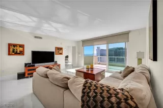 Photo #5: 2748682 Listing