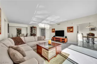 Photo #6: 2748682 Listing