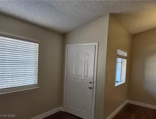 Photo #5: 2748702 Listing 