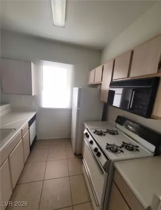 Photo #5: 2748704 Listing 