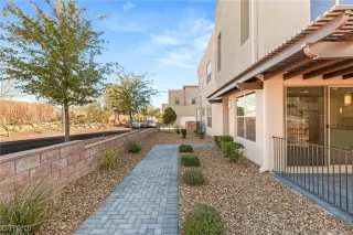 Photo #3: 2748711 Listing 