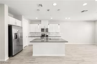 Photo #6: 2748711 Listing 