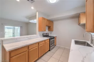 Photo #5: 2748721 Listing 