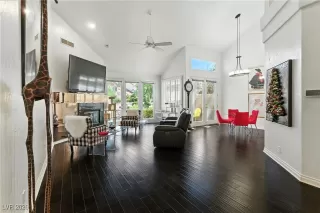 Photo #3: 2748727 Listing 