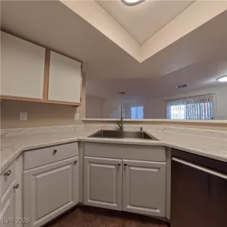 Photo #3: 2748735 Listing 